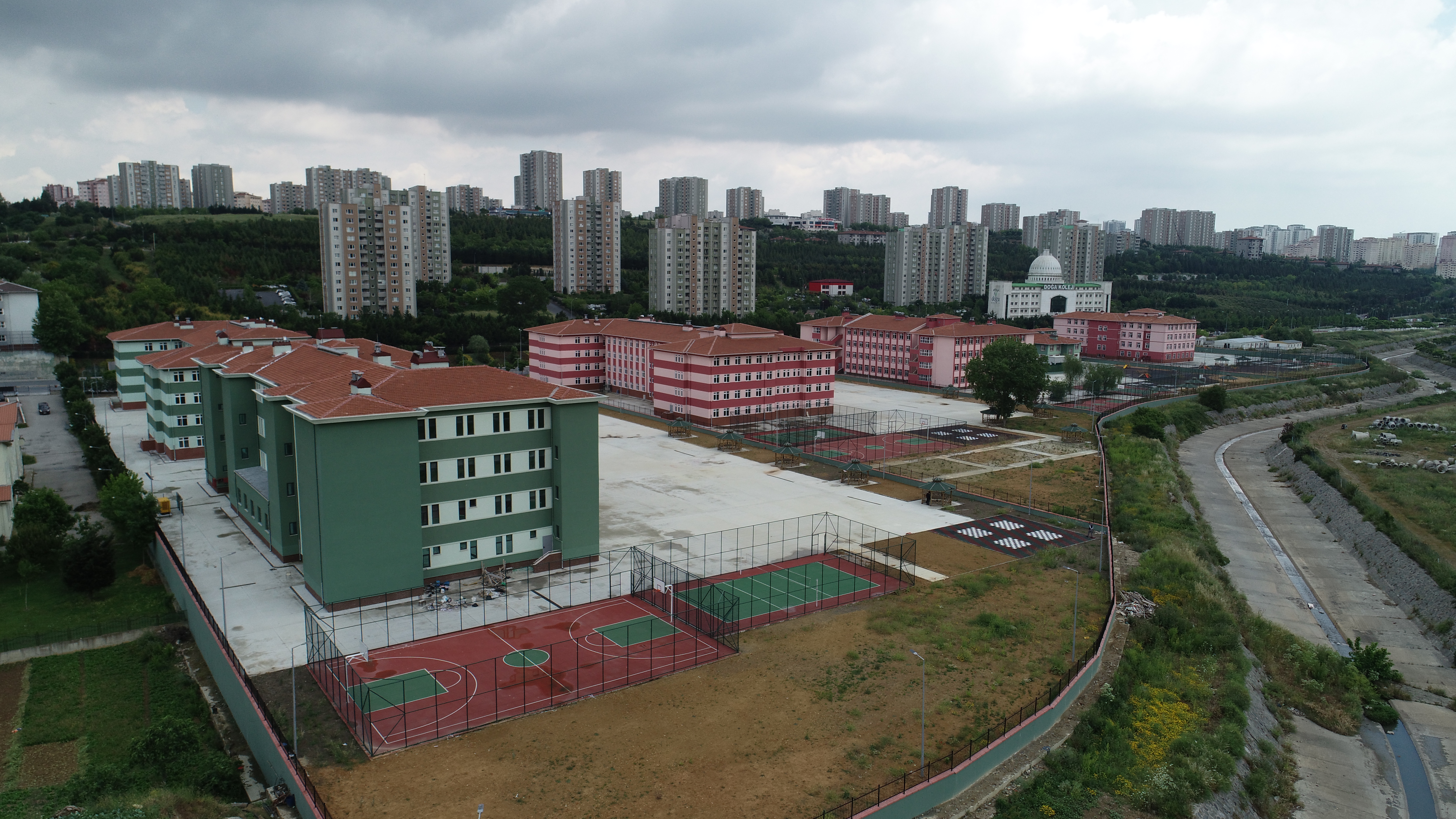 İstanbul İli Anadolu Lisesi - Küçükçekmece Fen Lisesi - Küçükçekmece Teknik Ve Fen Lise - Küçükçekmece Özel Eğitim Okulu Yapim İşi
